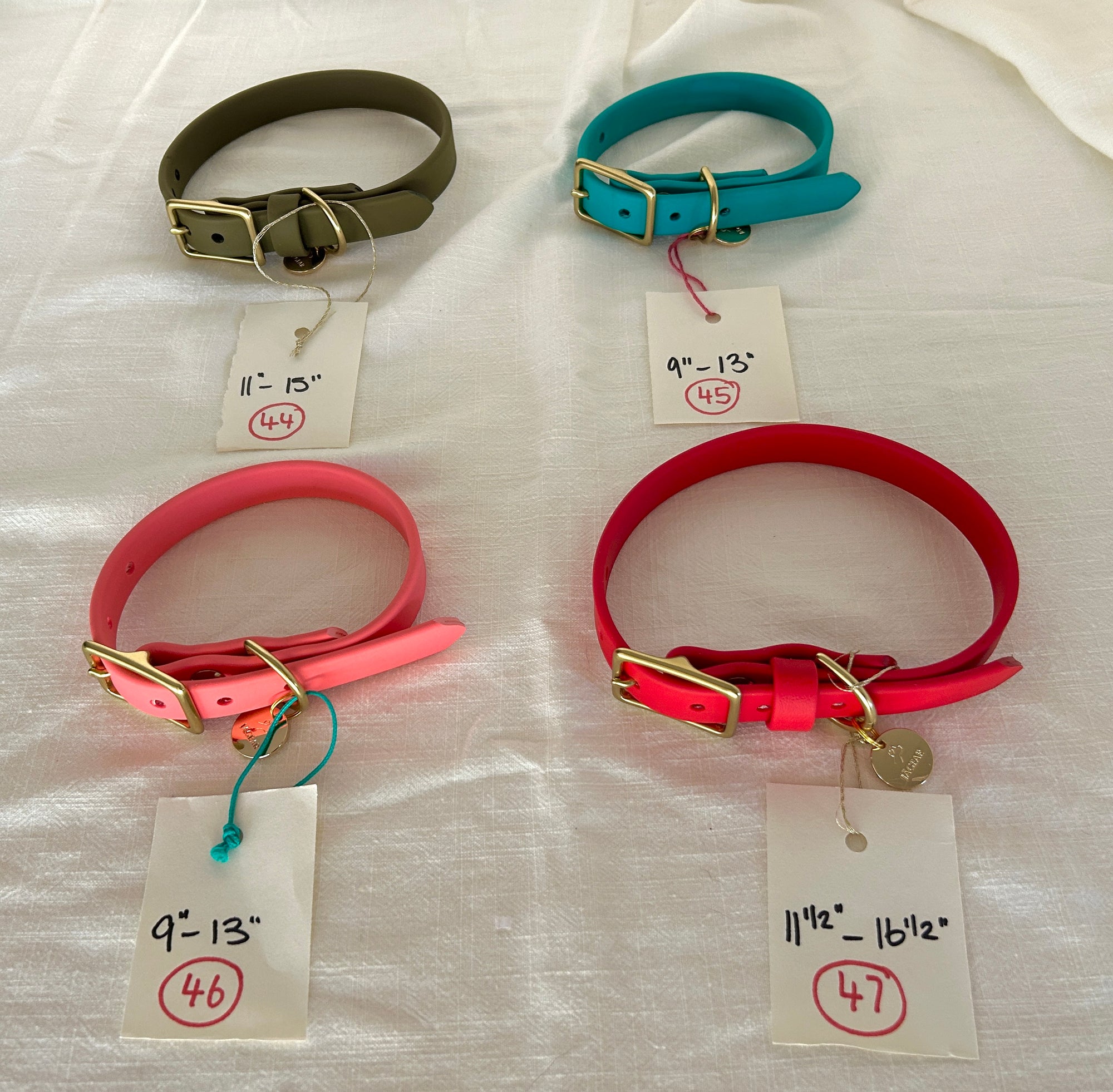 MEDIUM COLLARS UNICOLOR (