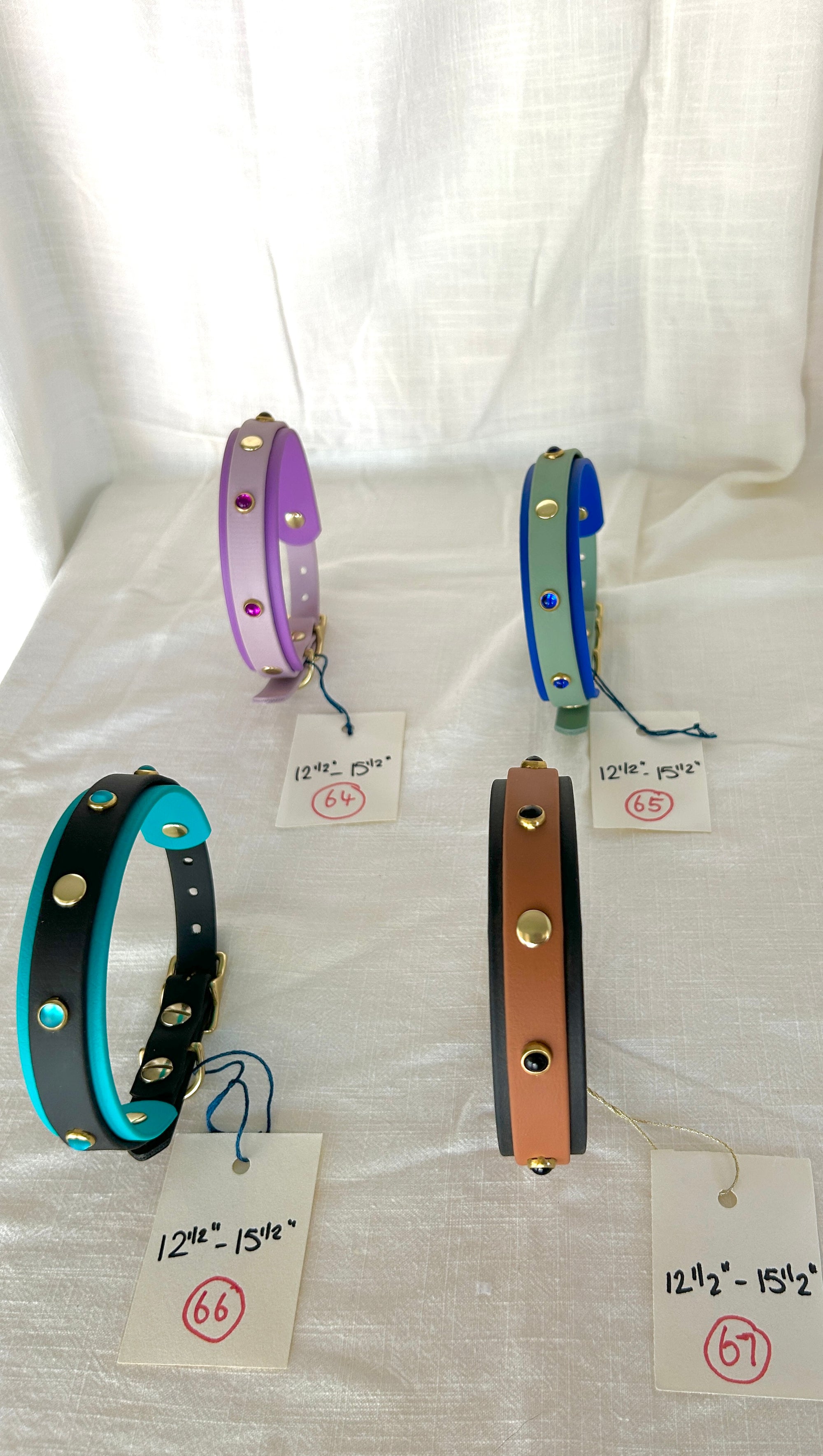 MEDIUM COLLARS STUDDED (